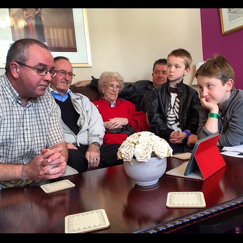 The Impact of Technology on Family Life: Finding Balance in a Digital Age